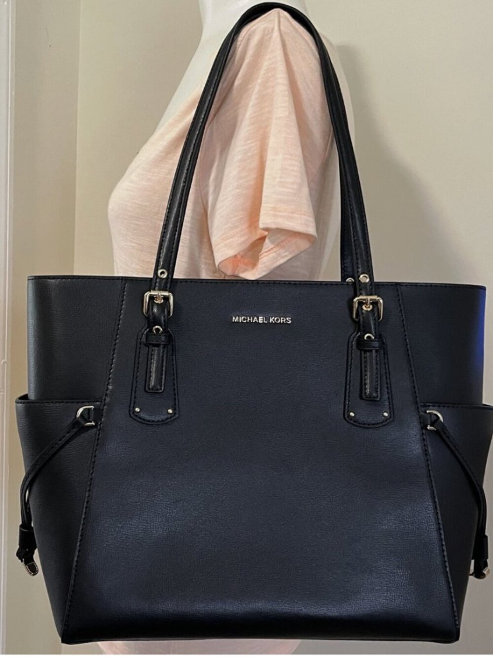 Michael Kors Voyager Black Gold Pebbled Leather Medium EW Tote